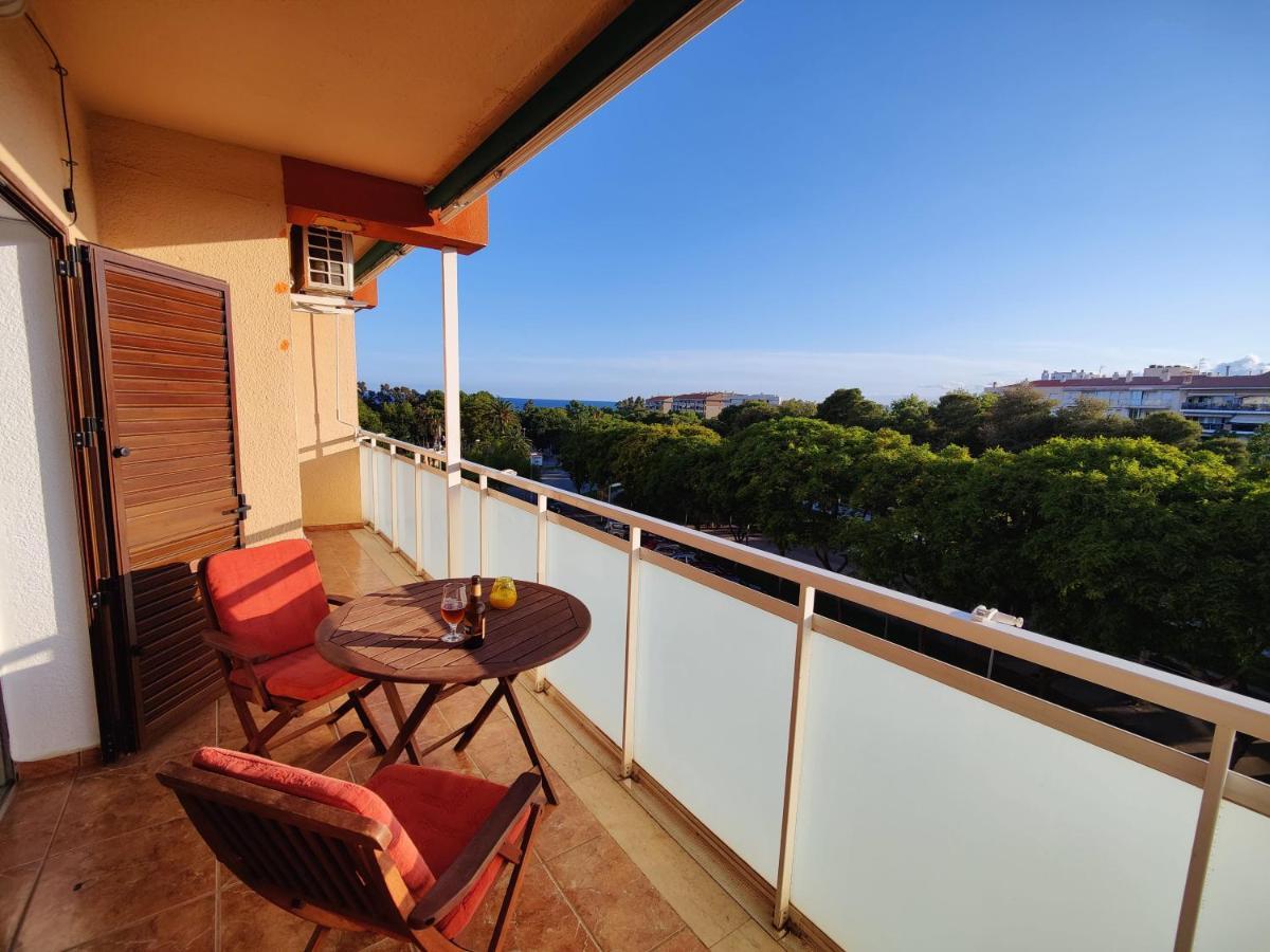 Apartamento Sunny Flat With Balcony And Sea Views Cambrils Exterior foto