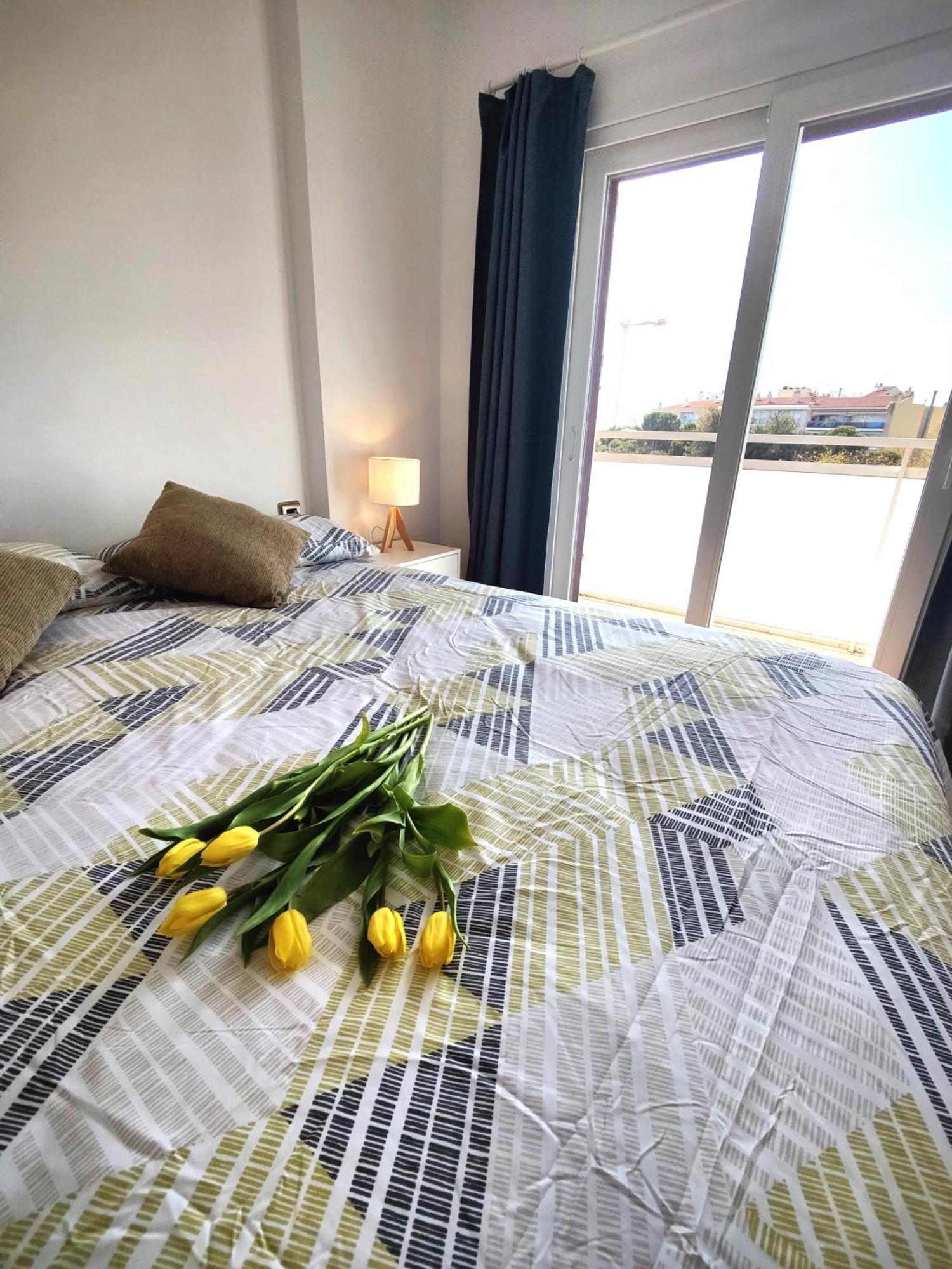 Apartamento Sunny Flat With Balcony And Sea Views Cambrils Exterior foto