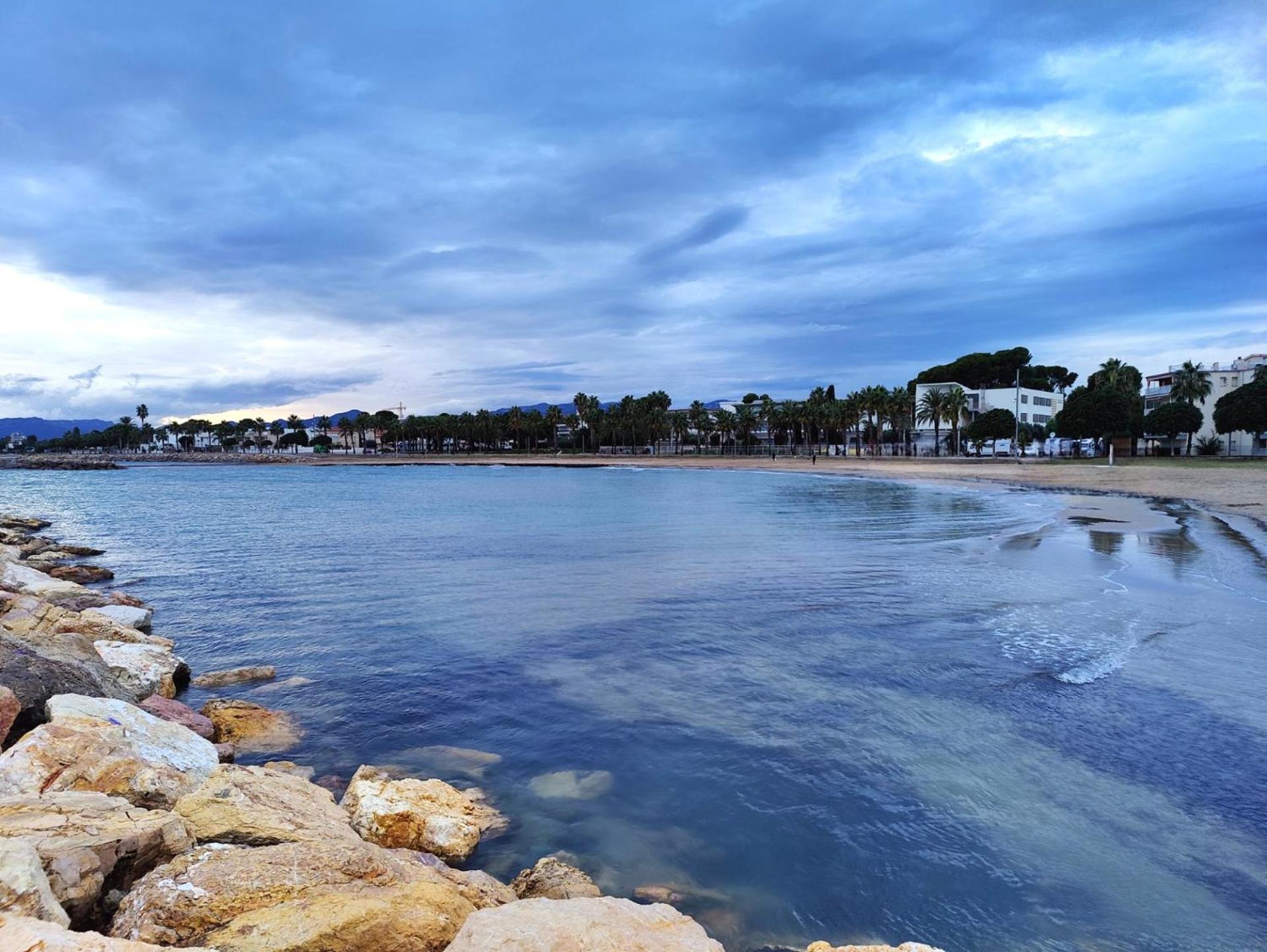 Apartamento Sunny Flat With Balcony And Sea Views Cambrils Exterior foto